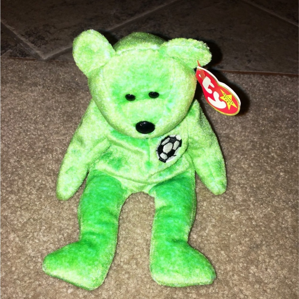 Ty Beanie Babies Kicks The Soccer Bear